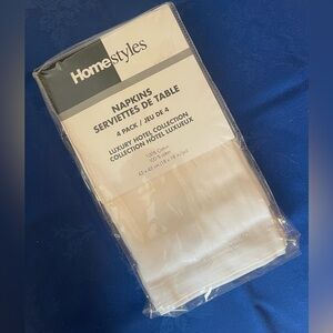 Luxury White Table Napkins Set